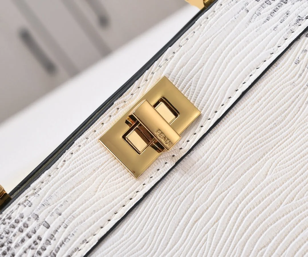 FENDI Peekaboo Crocodile Leather gold hardware 23ss 335 Size: 20*15cm - LITELUX