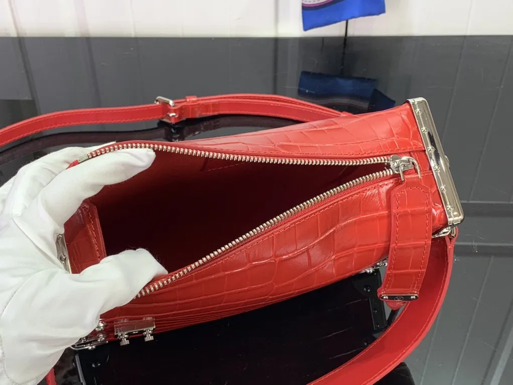 Louis Vuitton bag - LITELUX