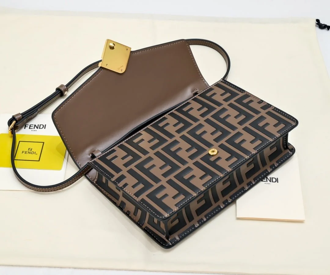 FENDI Mini clamshell chain handbag size:20*6*13cm - LITELUX