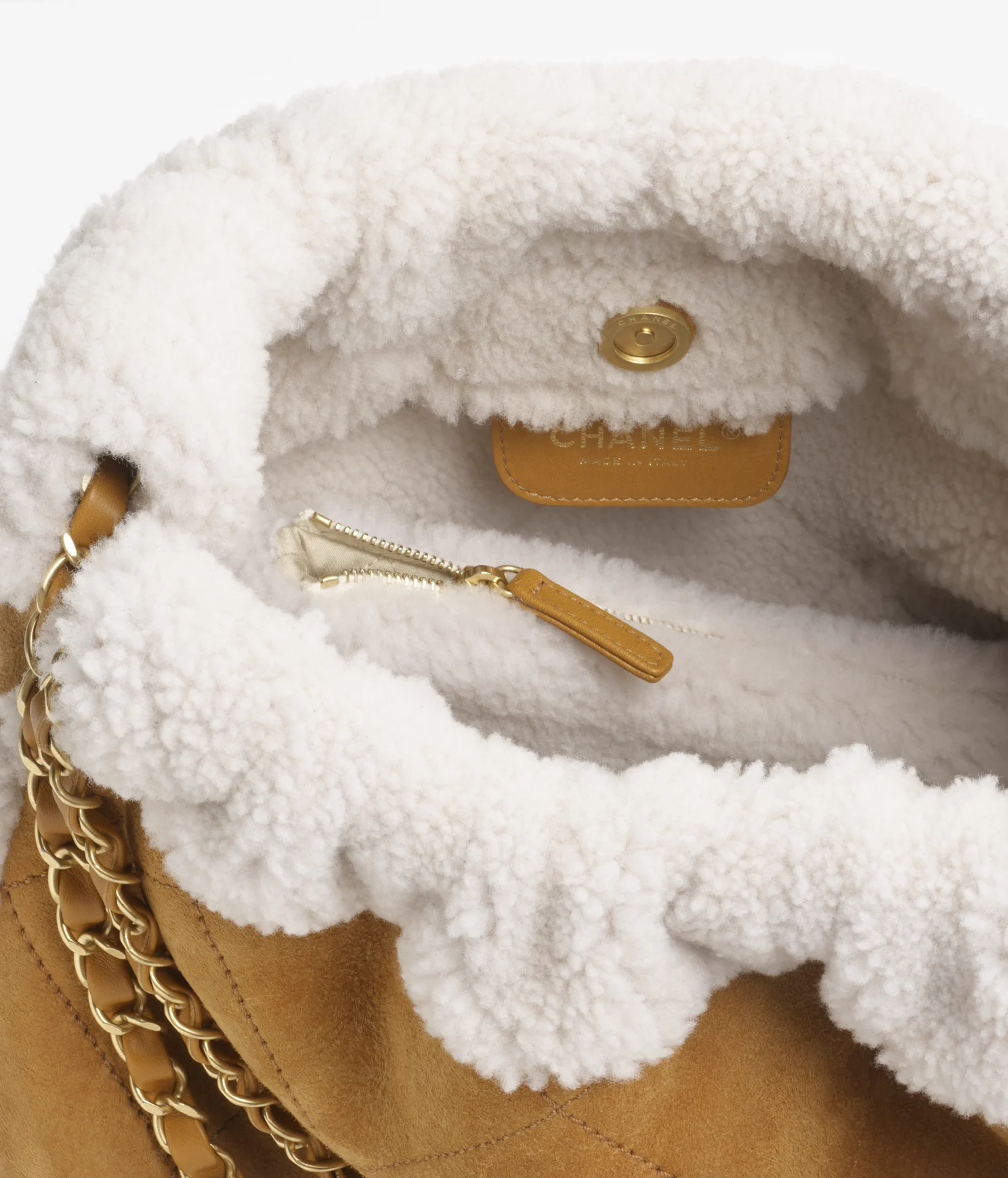 CHANEL / CHANEL 22 HANDBAG Shearling Suede Lambskin & Gold-Tone Metal Beige & White - LITELUX