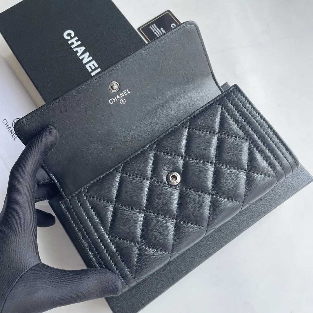 Chanel sheepskin Clutch bag with sliver hardware size: 19*10cm - LITELUX