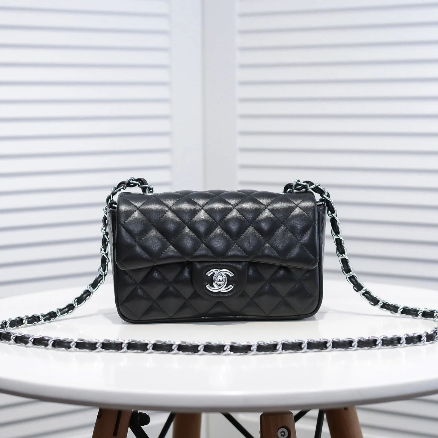 Chanel Lamb skin chain crossbody bag with sliver hardware 1116 SIZE: 20*14*7cm/25.5*16*6.5cm/30*18*8cm - LITELUX