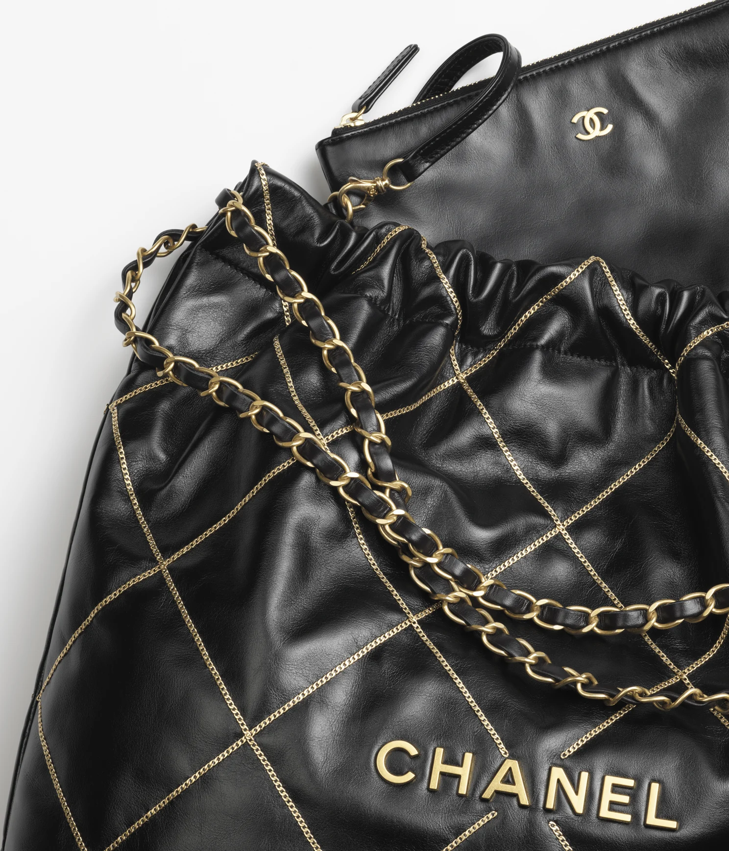 CHANEL / CHANEL 22 HANDBAG Shiny Calfskin & Gold-Tone Metal Black - LITELUX