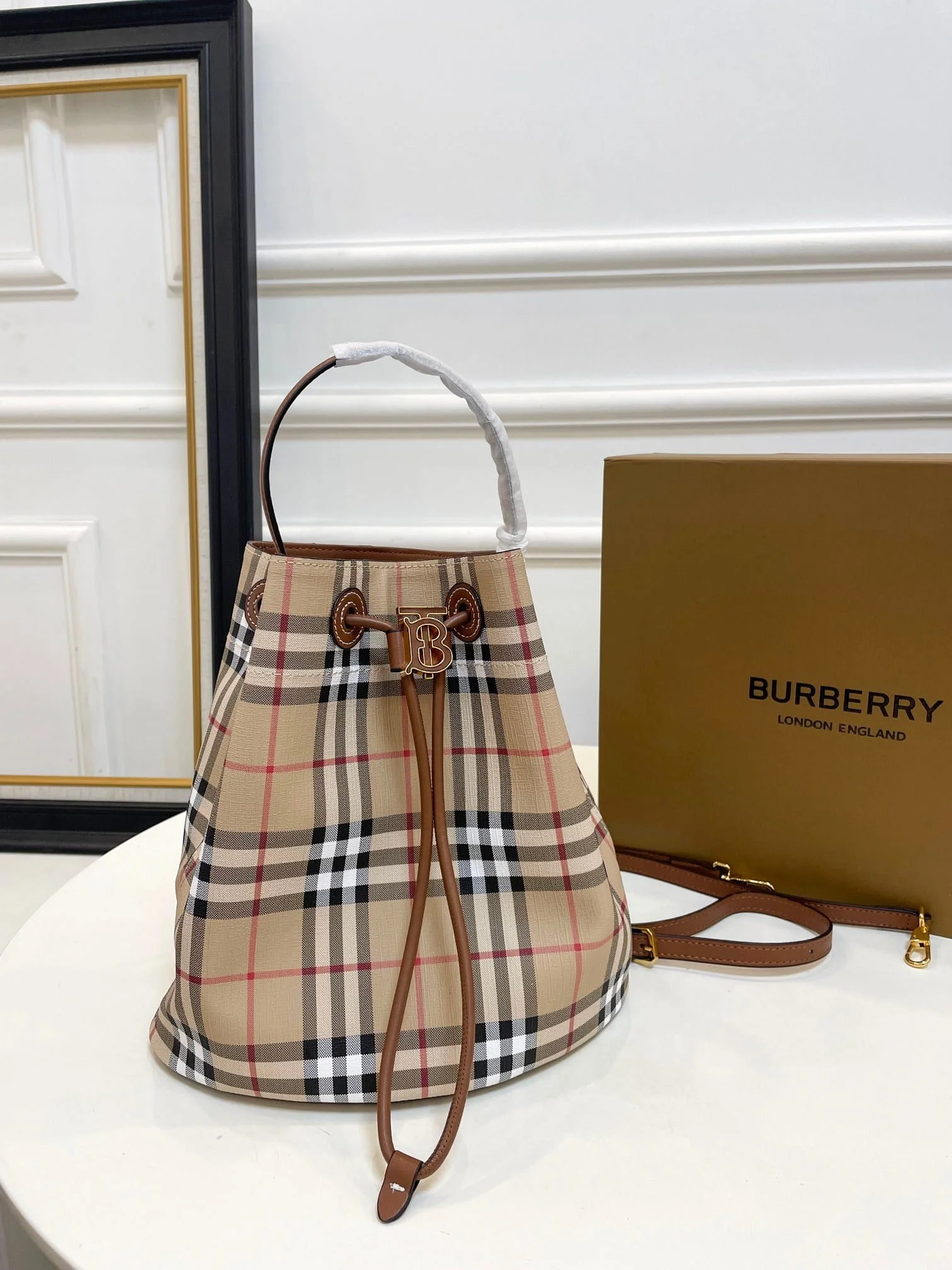 Burberry Bucket bag size: 26*8cm - LITELUX