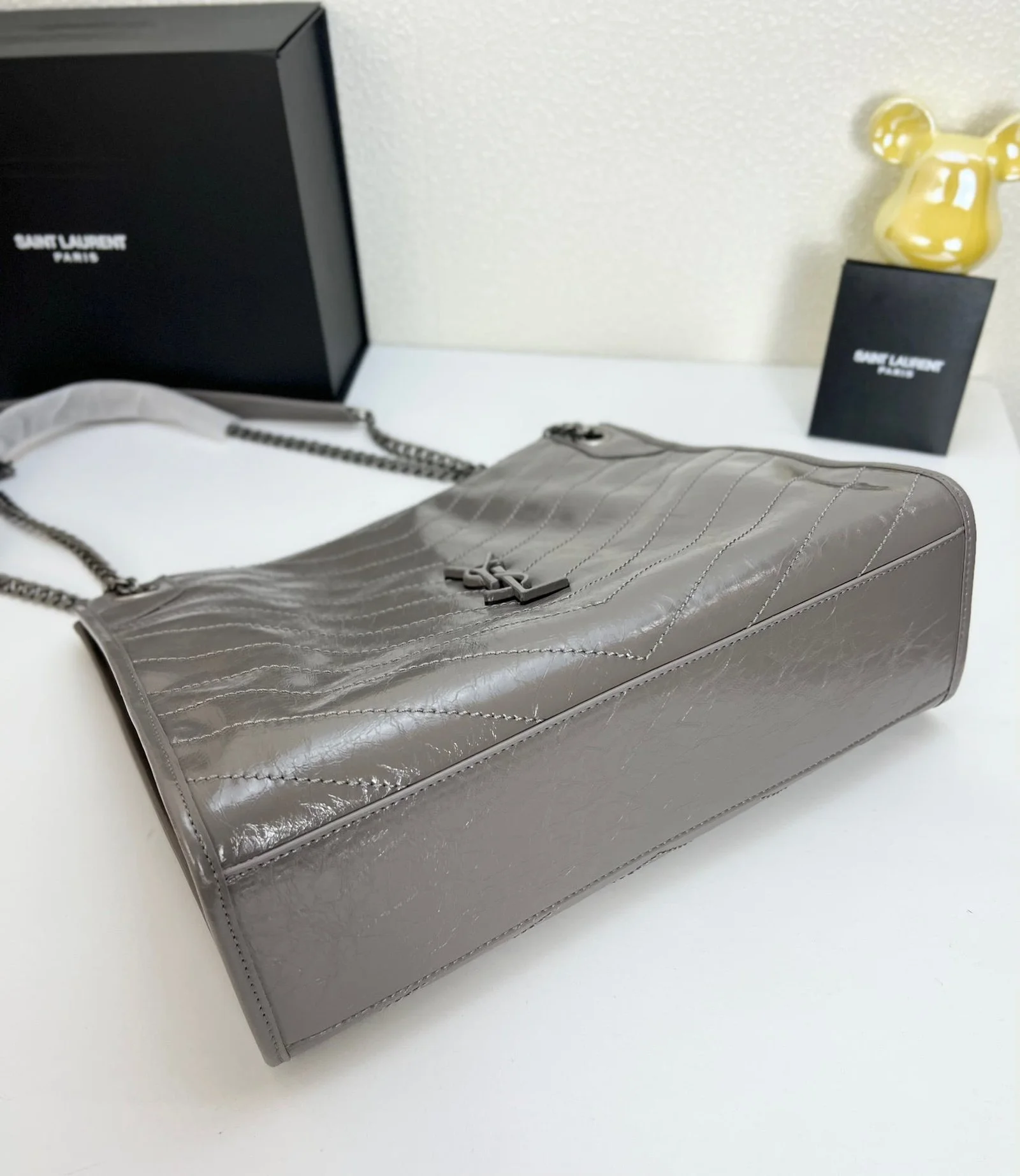 YSL NIKI Wrinkled retro oil wax skin Shoulder and backbody tote bag grey 577999 size: 33*27*11.5 cm - LITELUX