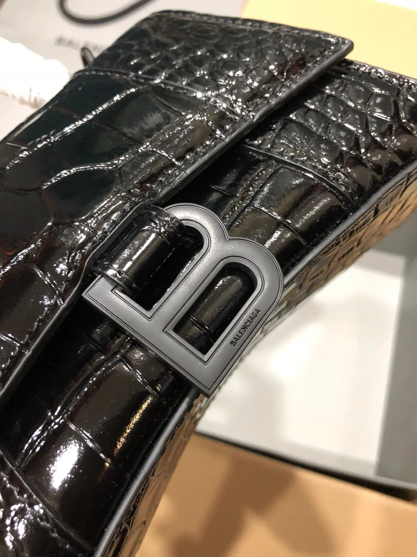 Balenciaga hourglass crocodile with black buckle size S: 19*8*21cm  L: 23x10x24cm - LITELUX