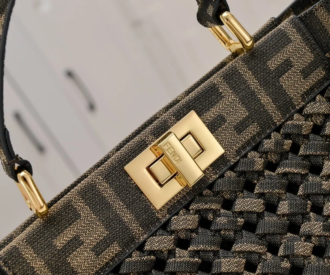 FENDI peekaboo knit Classic handbag 0363 Size: 23*7*18cm - LITELUX