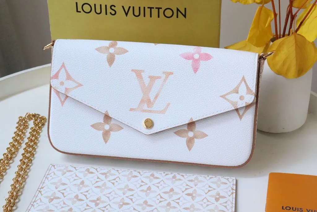 Louis Vuitton bag - LITELUX