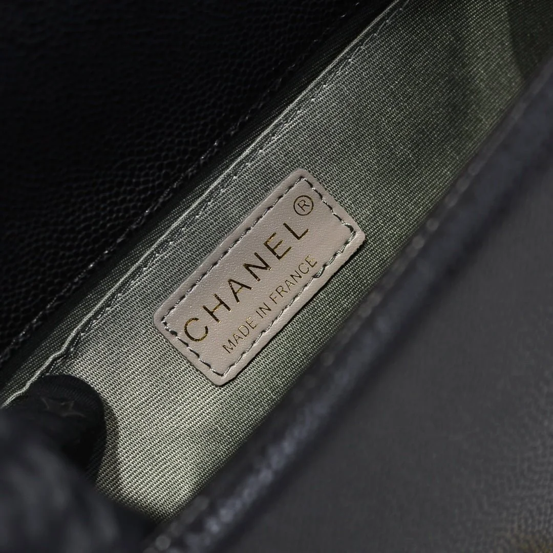 Chanel Cowhide caviar with gold hardware size: 25*15*9cm - LITELUX