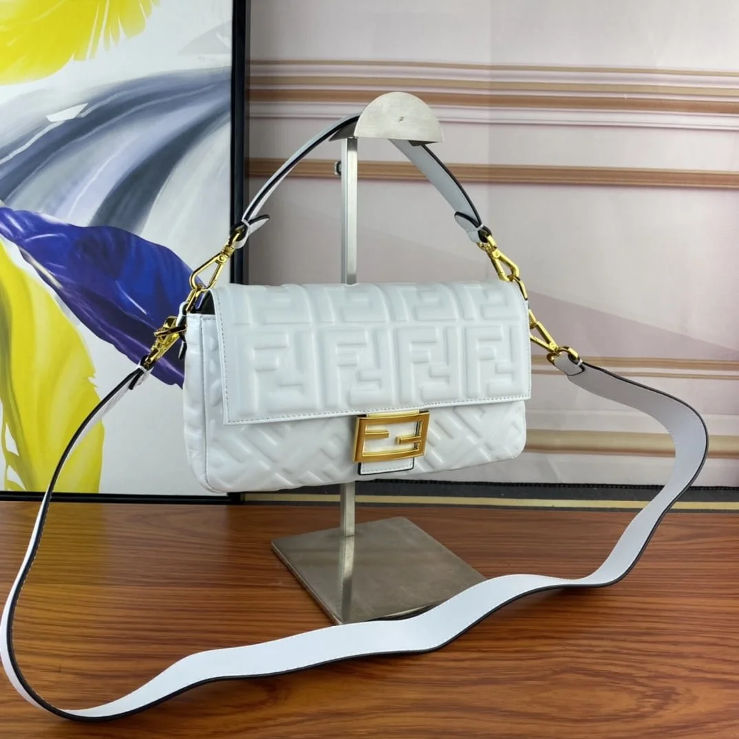 FENDI BAGUETTE Embossed design White Handbag F0191 Size: 26x5x15cm - LITELUX