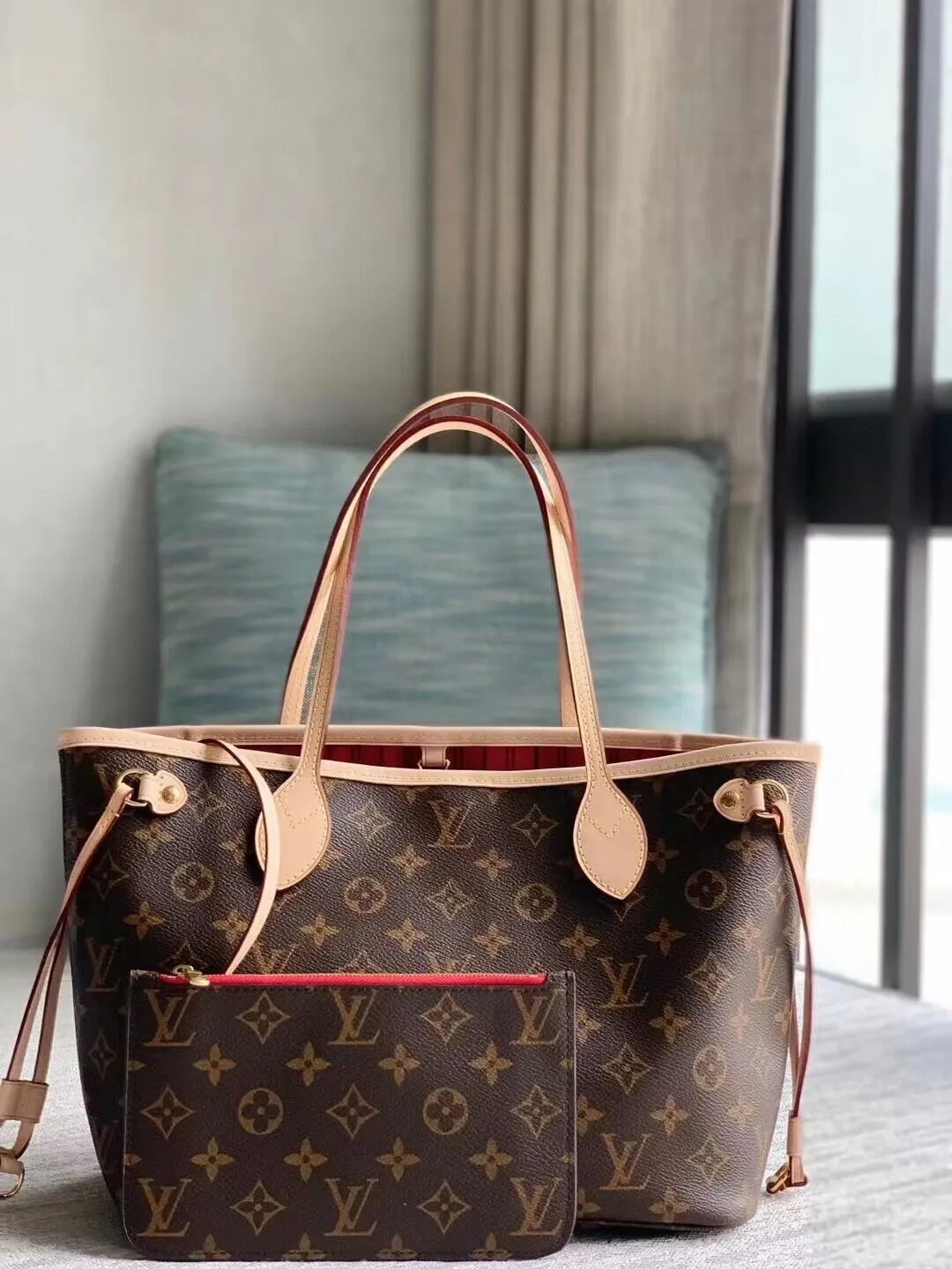 Louis Vuitton bag - LITELUX