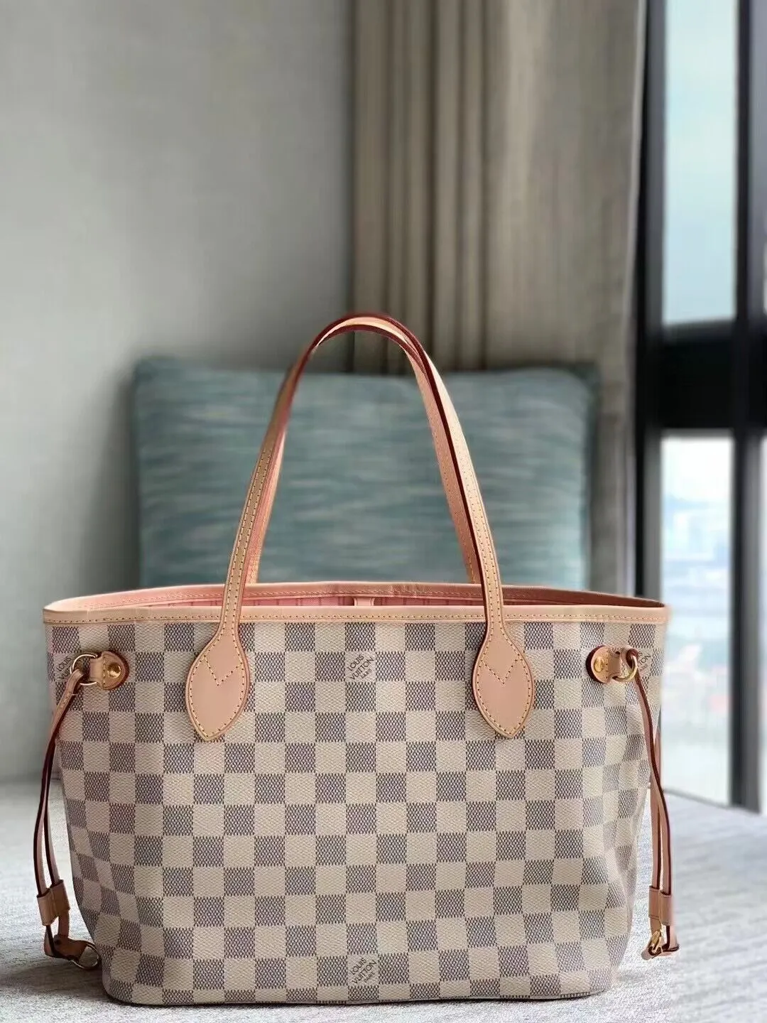Louis Vuitton bag - LITELUX