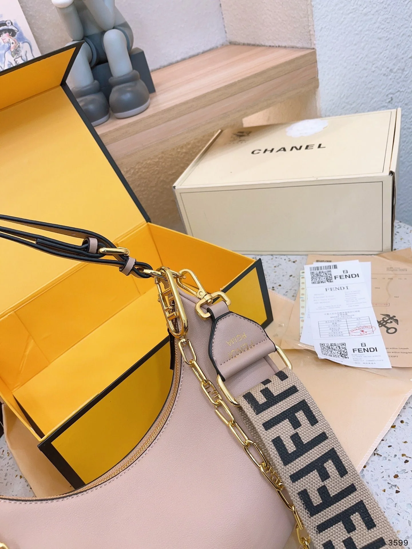 FENDI Patent leather half moon bag Light Pink with chain strap Size: 34*16cm - LITELUX