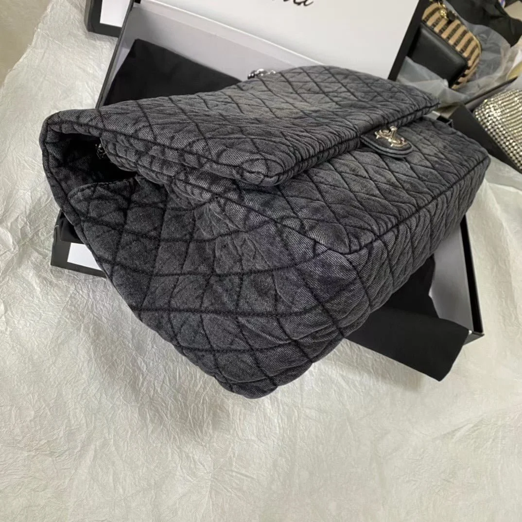 Chanel denim Shoulder bag Do old paint size: 42*27*15 CM - LITELUX