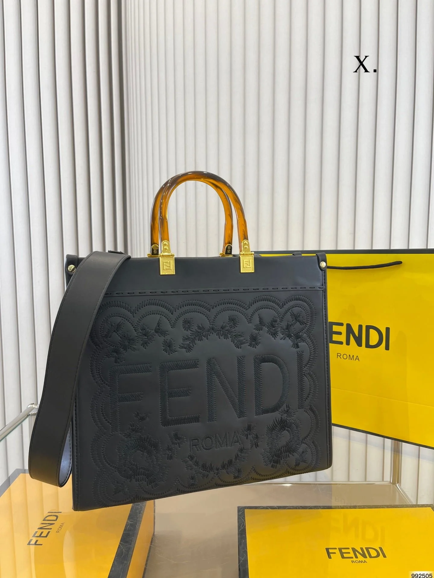 FENDI Tote bag Black Size: 35*31cm - LITELUX