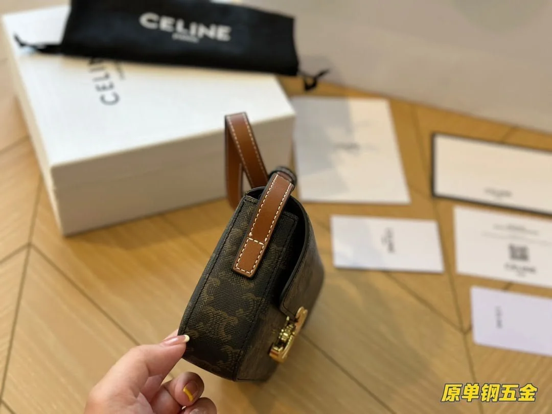 CELINE TRIOMPHE Presbyopia pattern Crossbody bag Black size: 19*15cm - LITELUX