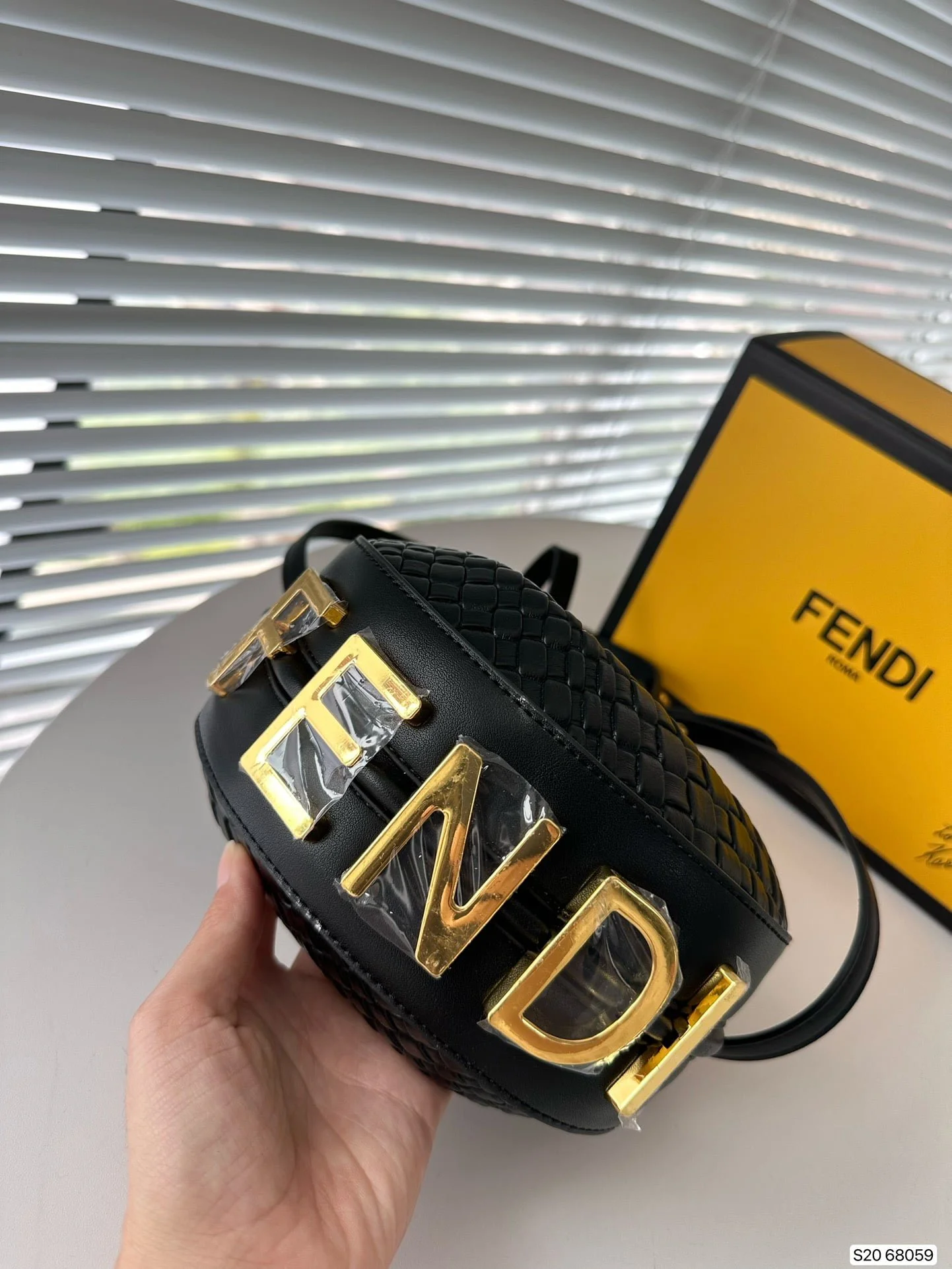 FENDI Woven half moon bag underarm bag 68043 68059 Size: 24*13cm/19*10cm - LITELUX