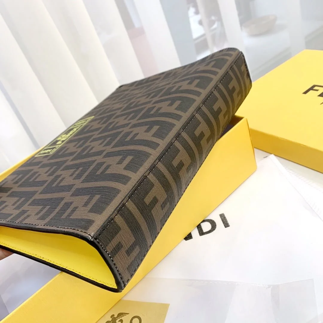 FENDI Large capacity Handbag Size: 20 * 30cm - LITELUX