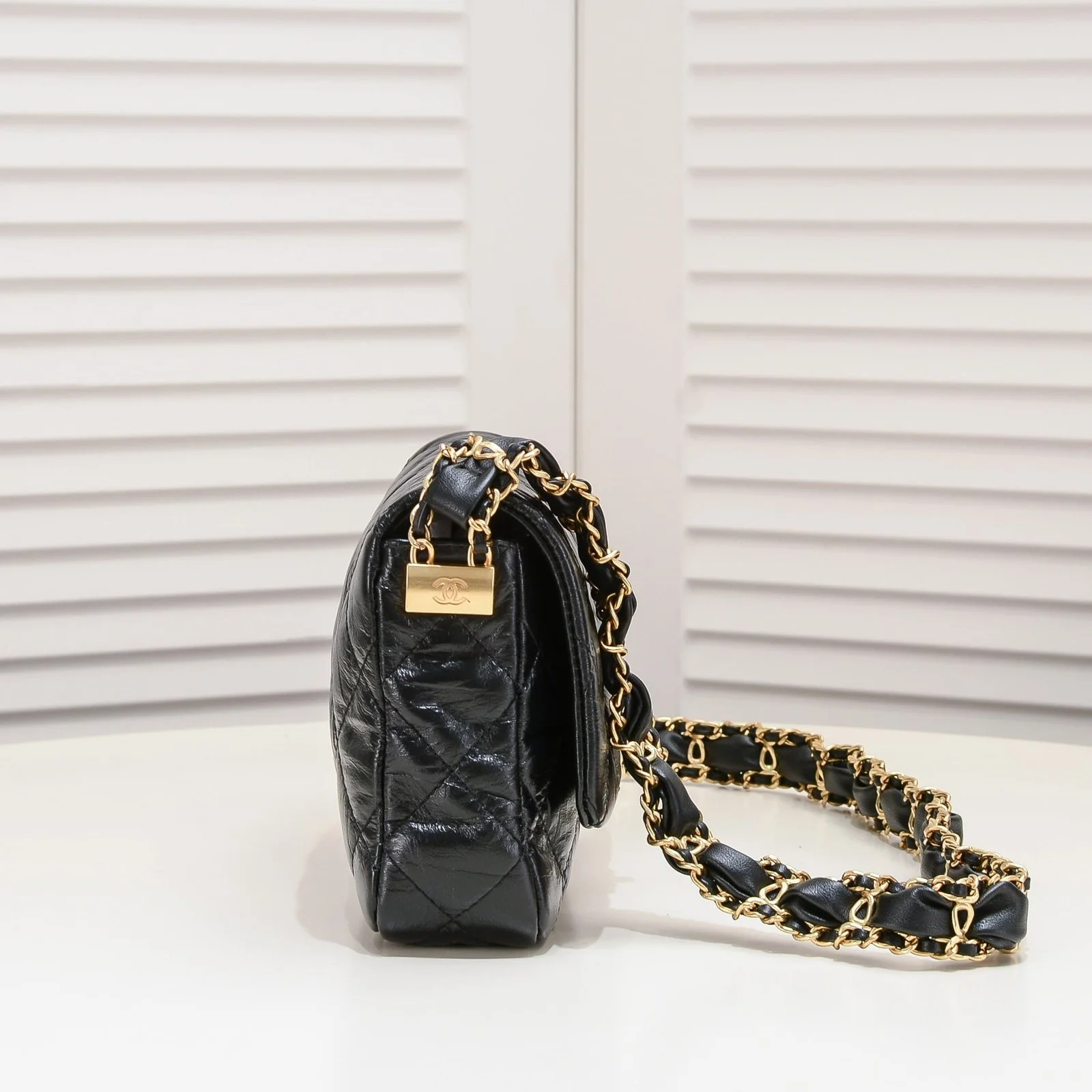 Chanel 23K cowhide strap shoulder bag 9112 size: 13.5*20.5*5cm - LITELUX