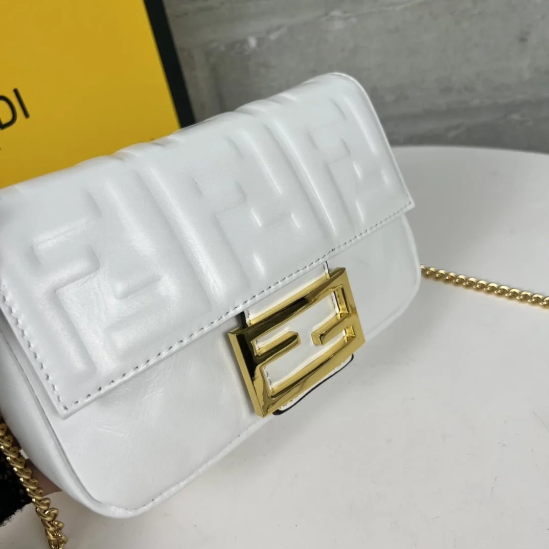 FENDI BAGUETTE Mini Chain Strap White Handbag Size: 4*18*11cm - LITELUX