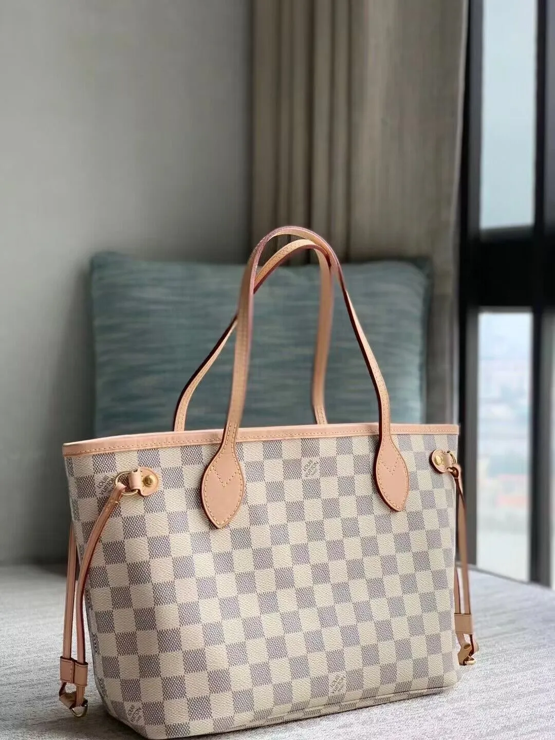 Louis Vuitton bag - LITELUX