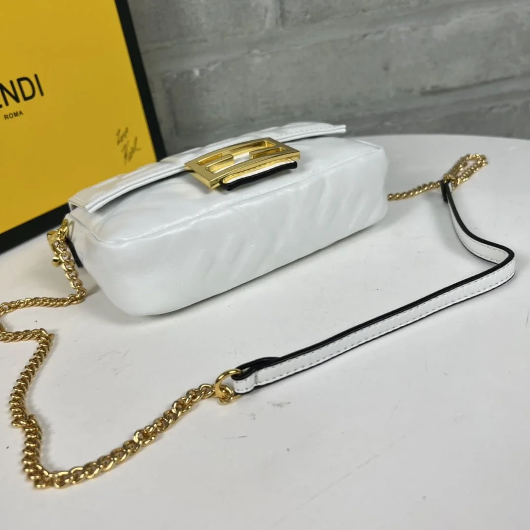 FENDI BAGUETTE Mini Chain Strap White Handbag Size: 4*18*11cm - LITELUX