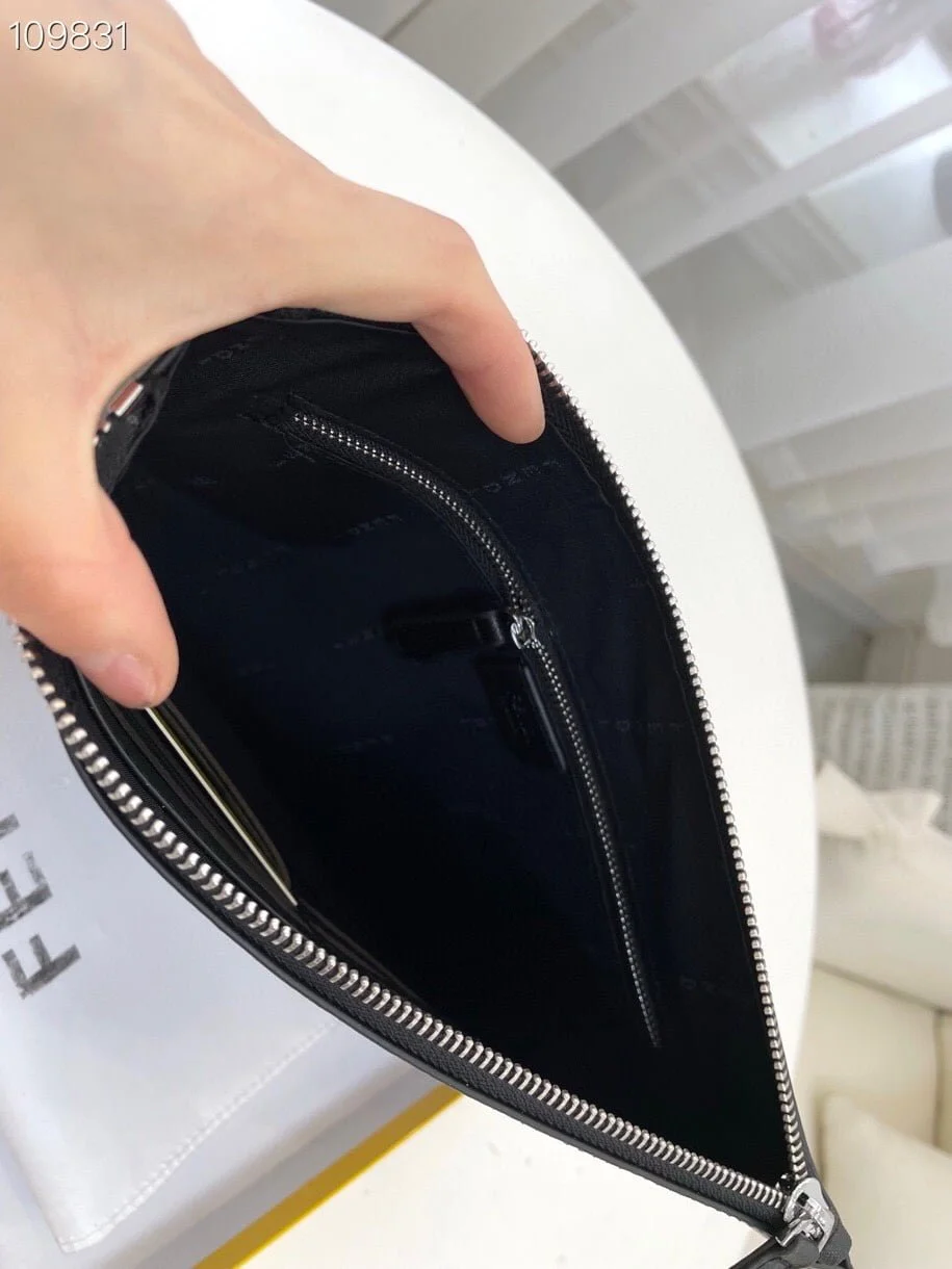 FENDI Large capacity Handbag Size: 29.5x20x1cm - LITELUX