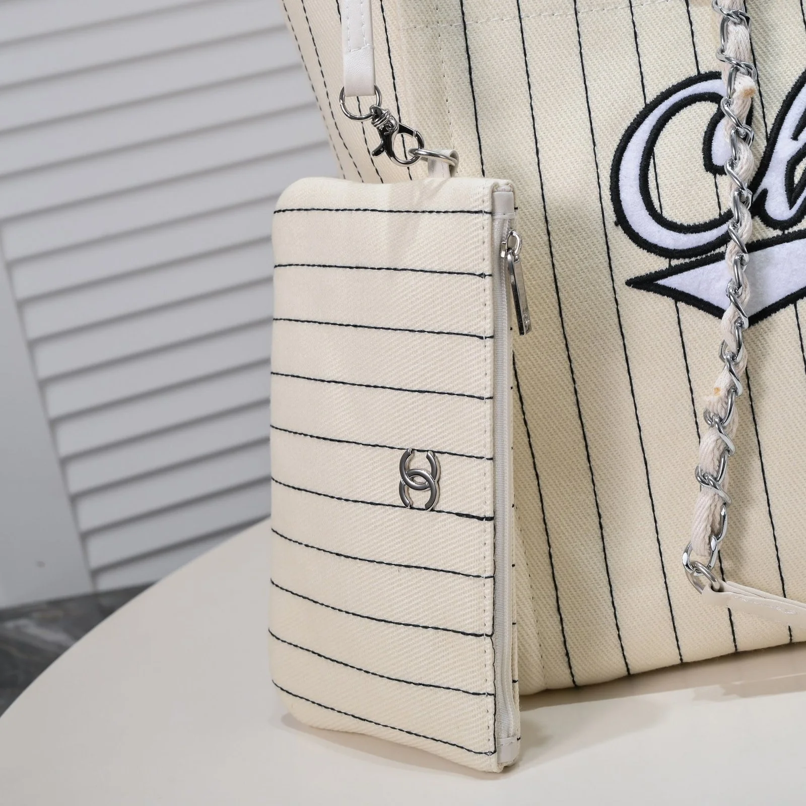 Chanel new beach bag denim bag White with little wallet size: 48*38*30*14cm - LITELUX