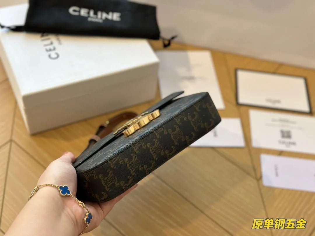 CELINE TRIOMPHE Presbyopia pattern Crossbody bag Black size: 19*15cm - LITELUX
