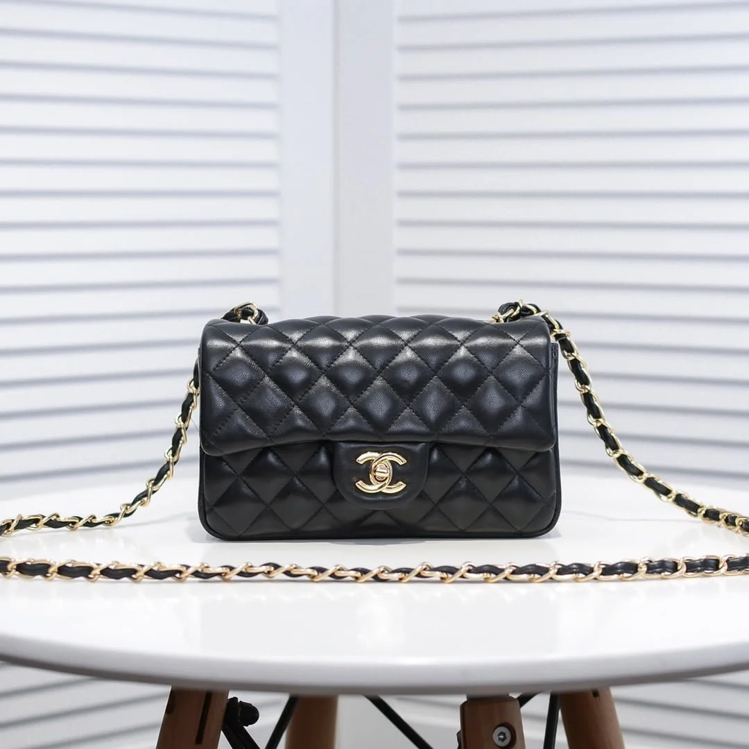 Chanel Lamb skin chain crossbody bag with gold hardware 1116 SIZE: 20*14*7cm/25.5*16*6.5cm/30*18*8cm - LITELUX