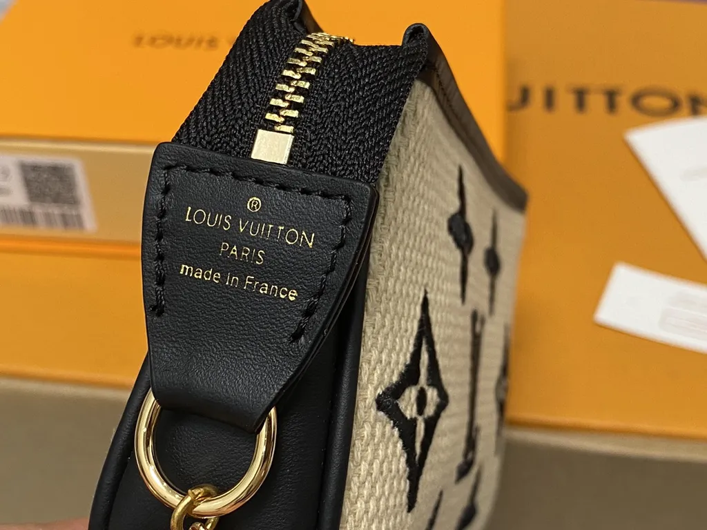 Louis Vuitton bag - LITELUX