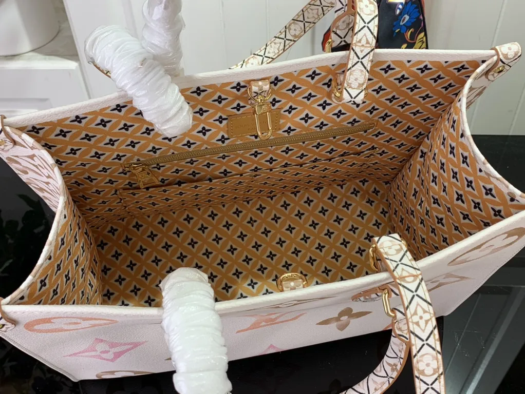 Louis Vuitton bag - LITELUX