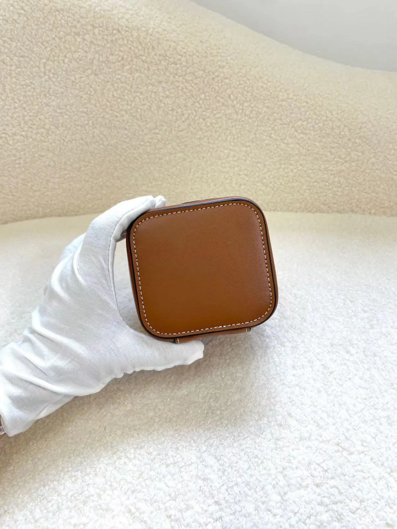 Celine celin-e23s Spring/Summer – Mini smooth leather makeup case - LITELUX