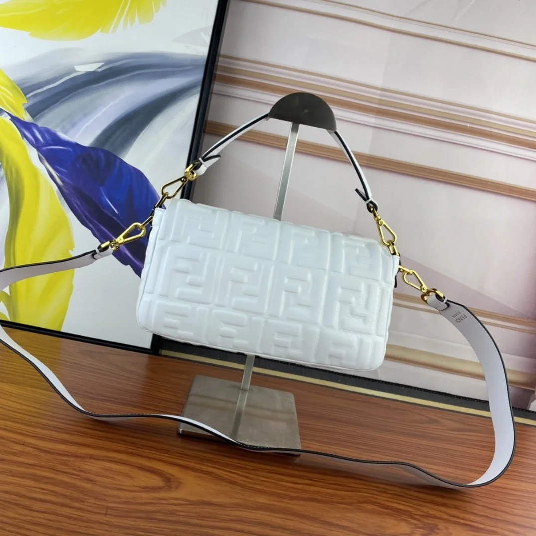 FENDI BAGUETTE Embossed design White Handbag F0191 Size: 26x5x15cm - LITELUX