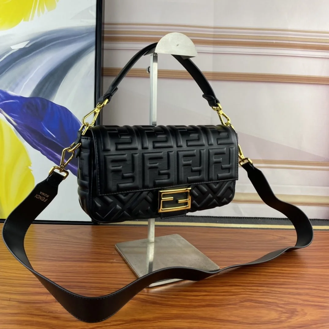 FENDI BAGUETTE Embossed design Black Handbag F0191 Size: 26x5x15cm - LITELUX