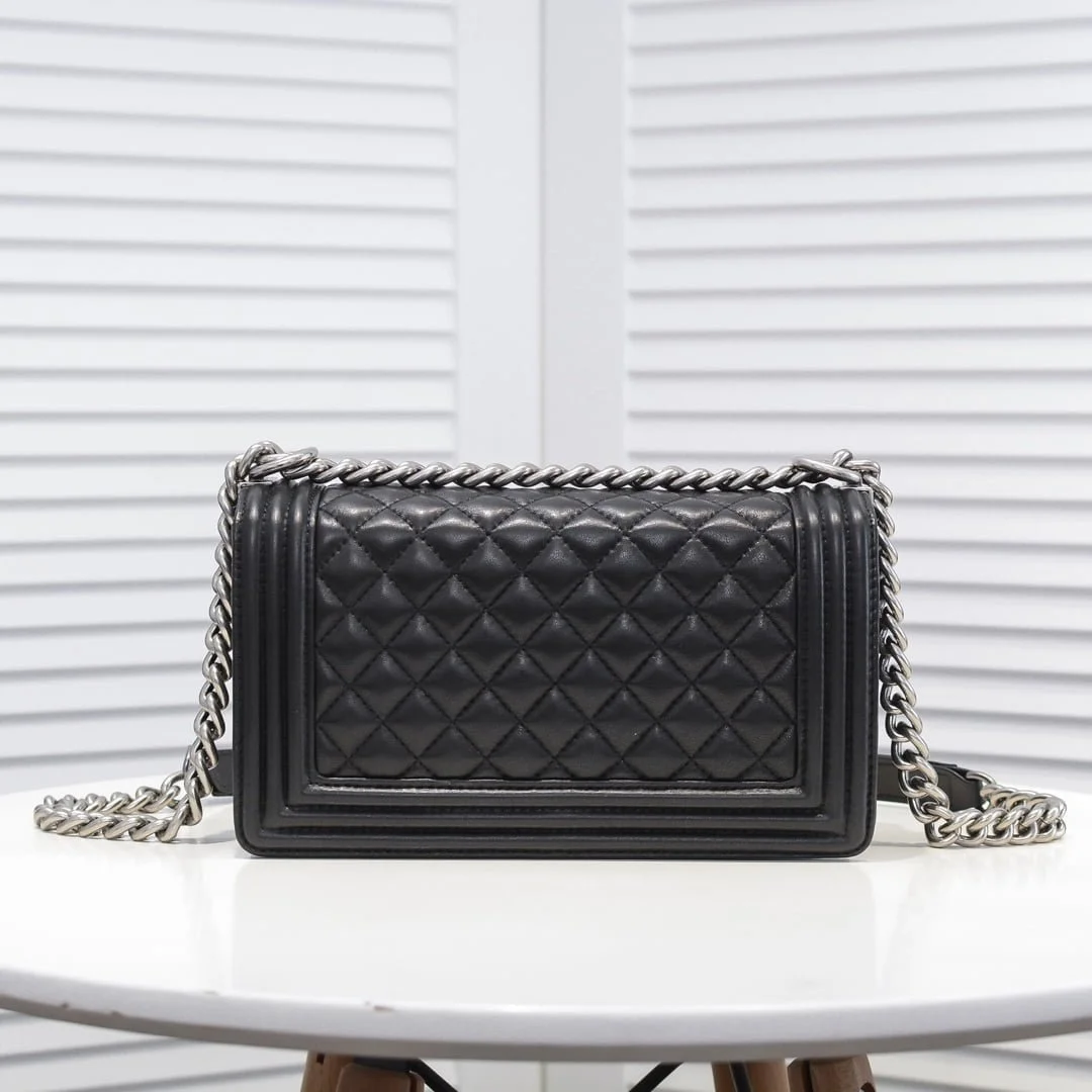 Chanel Lamb skin chain crossbody bag with sliver hardware size: 25*15*9cm - LITELUX