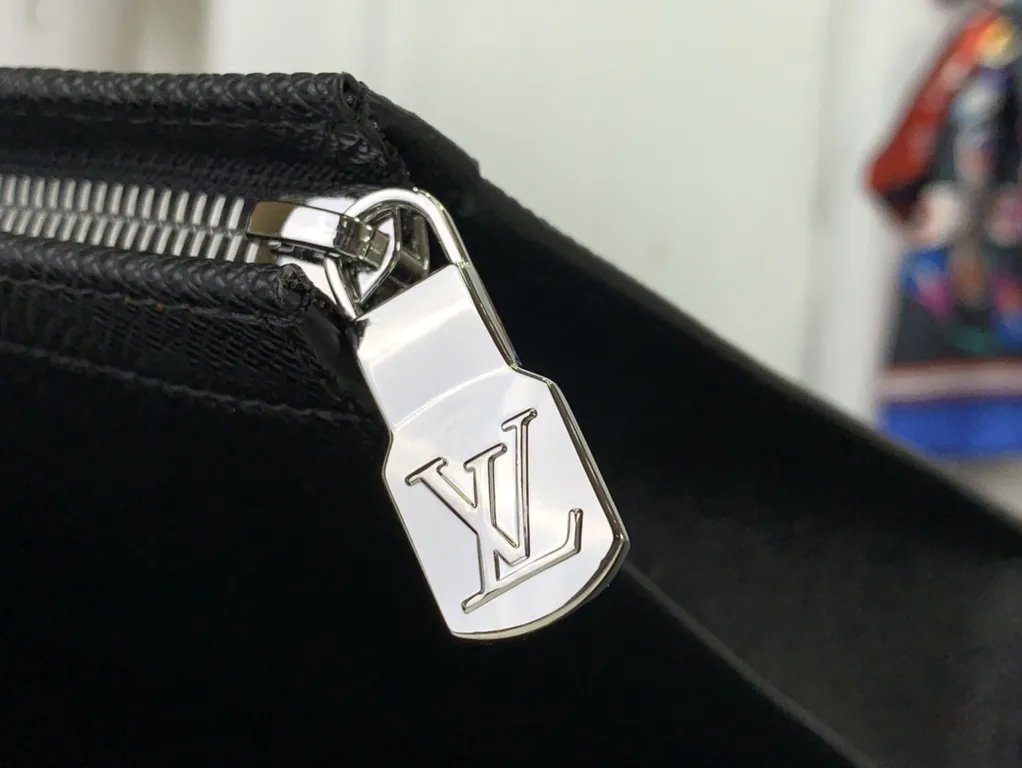 Louis Vuitton bag - LITELUX