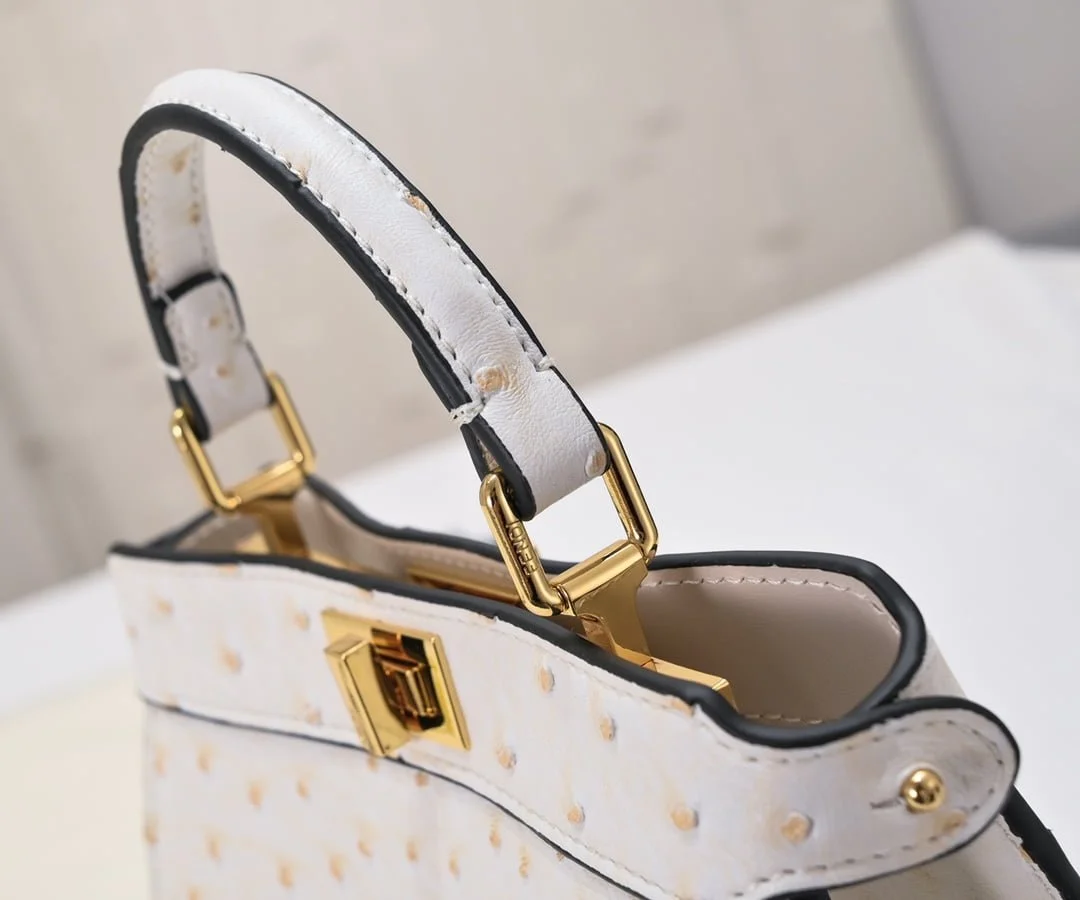 FENDI Peekaboo Cream White 23ss 335 Size: 20*15cm - LITELUX