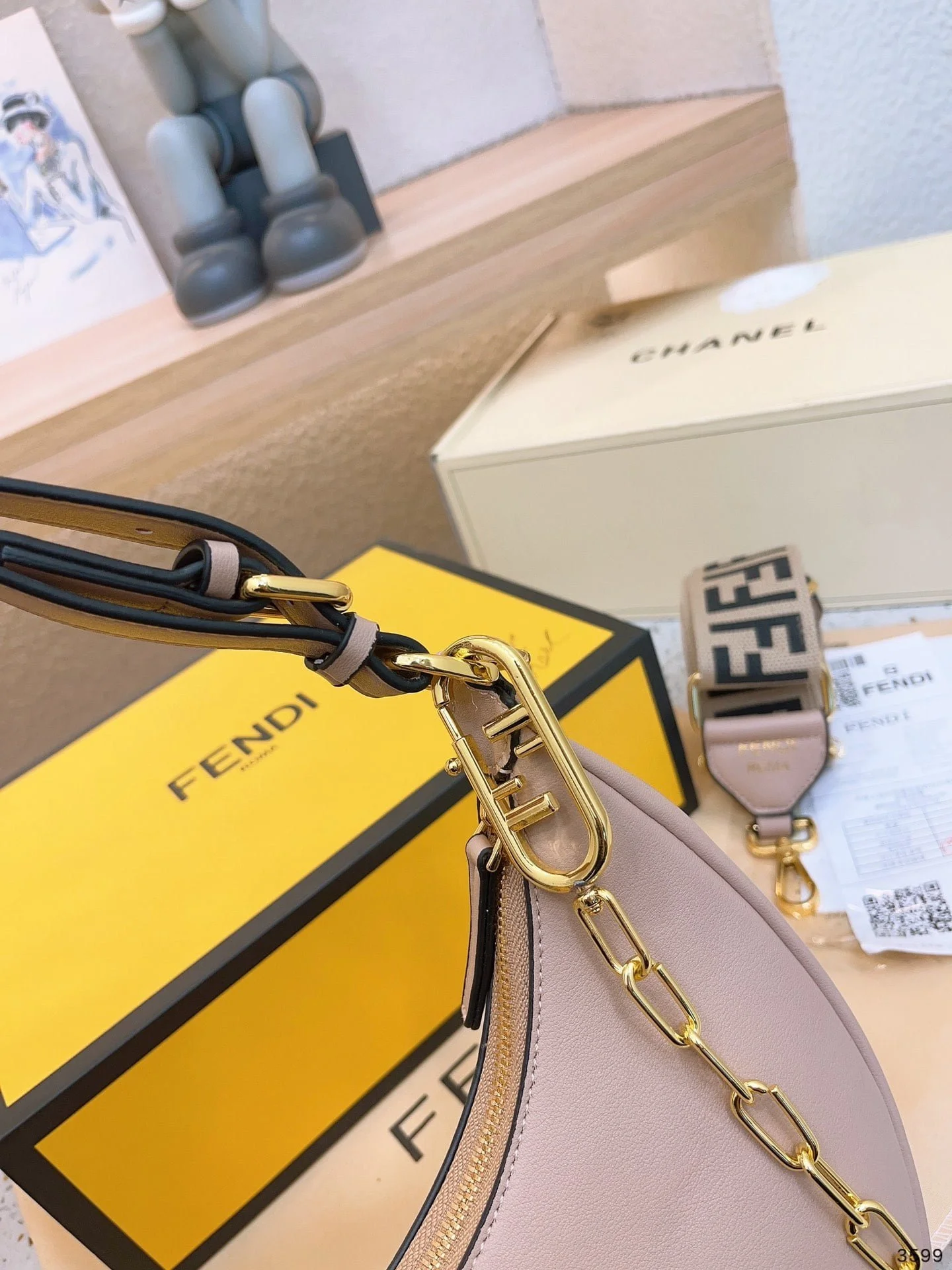 FENDI Patent leather half moon bag Light Pink with chain strap Size: 34*16cm - LITELUX