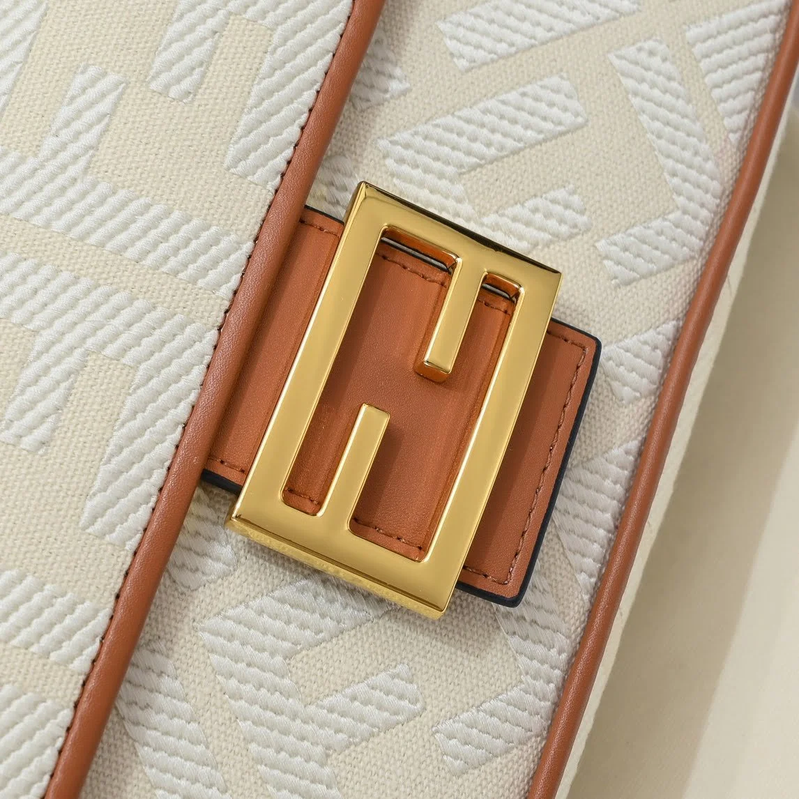 FENDI baguette bag F embroidery F2029 Size:26*5*15CM - LITELUX