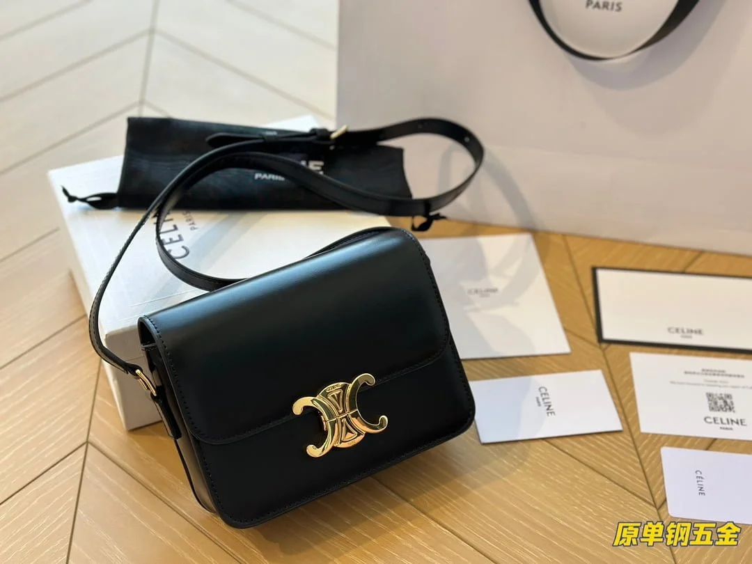 CELINE TRIOMPHE Crossbody bag Black size: 19*15cm - LITELUX