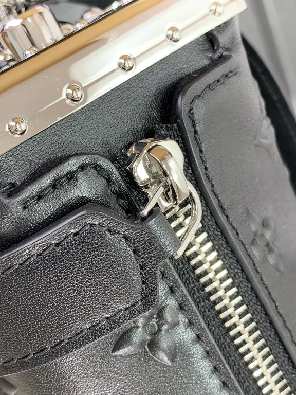Louis Vuitton bag - LITELUX