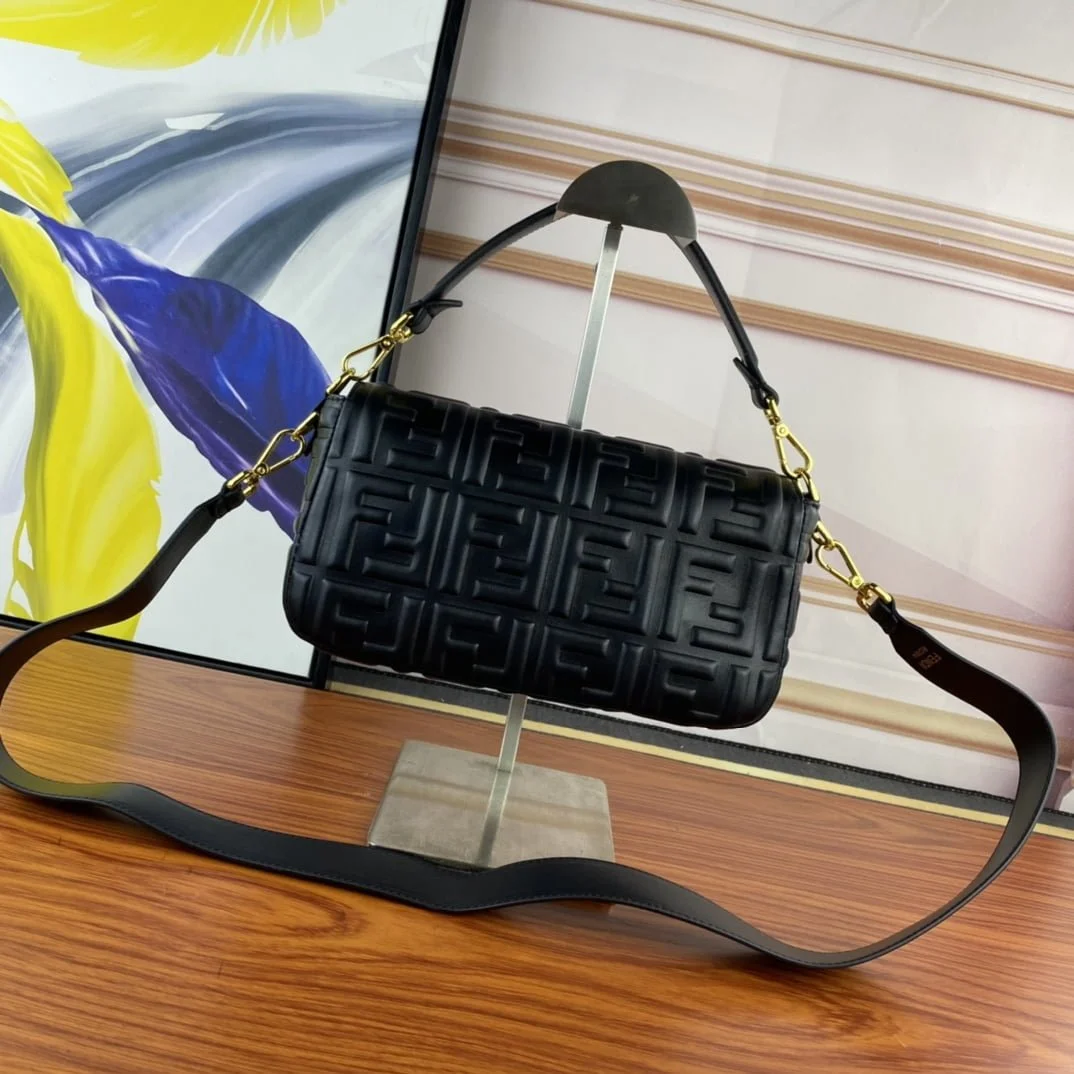 FENDI BAGUETTE Embossed design Black Handbag F0191 Size: 26x5x15cm - LITELUX