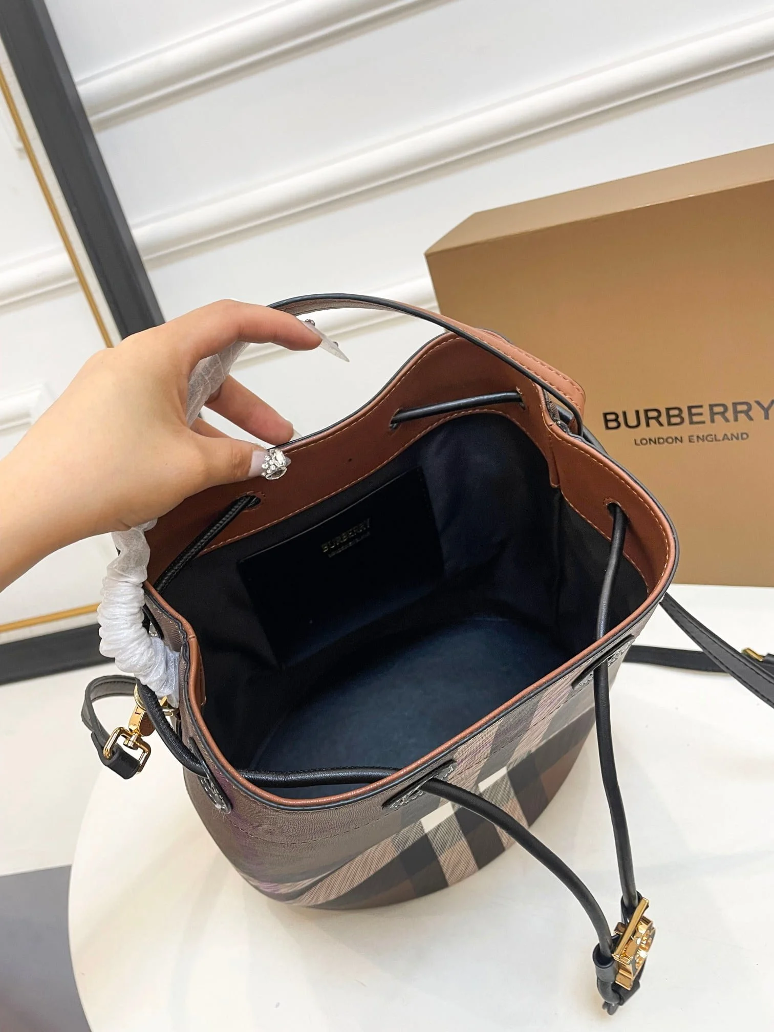 Burberry Bucket bag size: 26*8cm - LITELUX