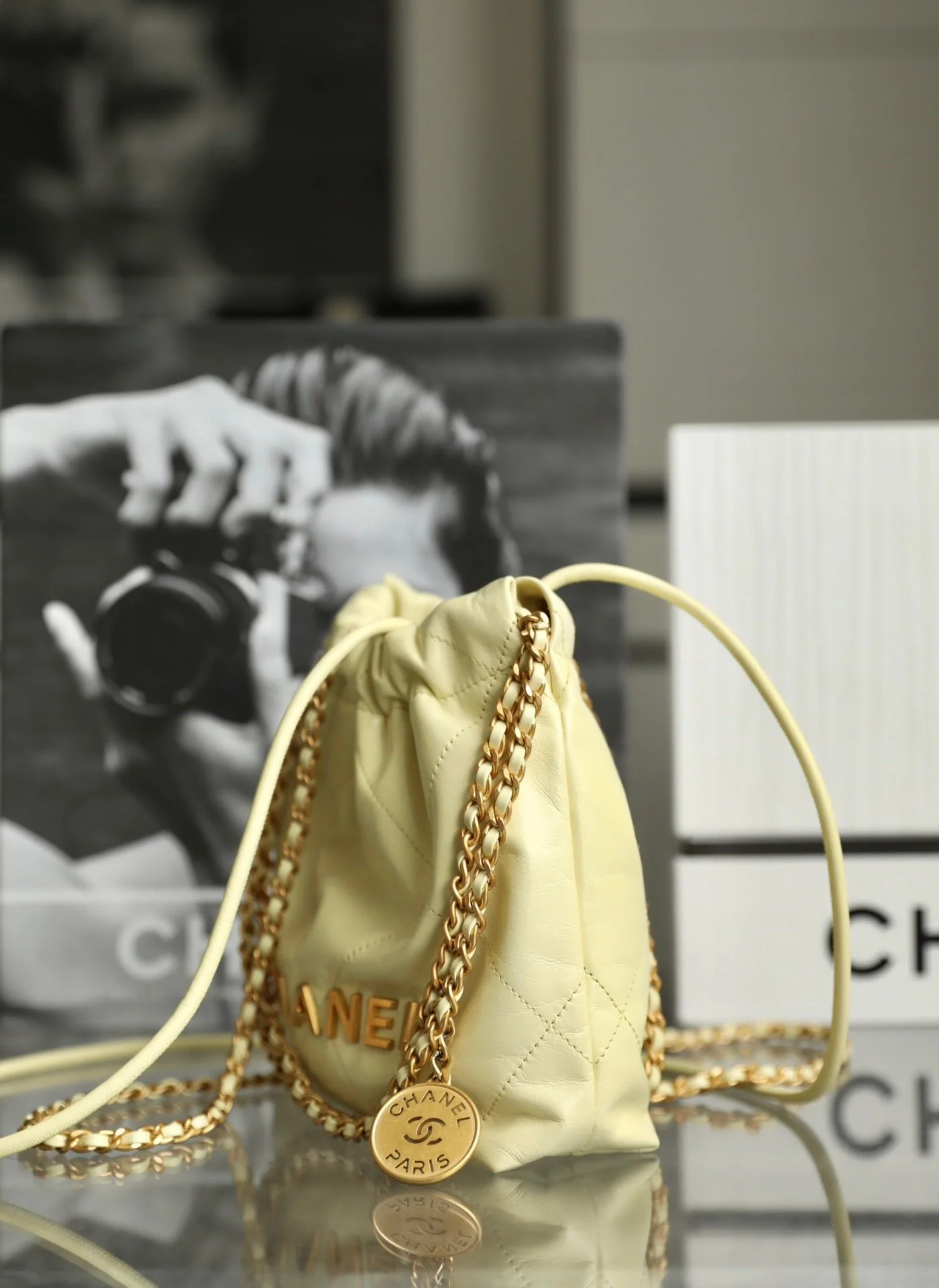 Chanel Mini 22Bag Bright face calfskin size: 19*20*6 cm - LITELUX