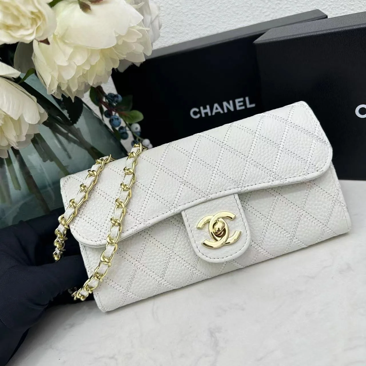 Chanel chain crossbody bag diamond and litchi cowhide White 50098 size: 19*10*3.5cm - LITELUX