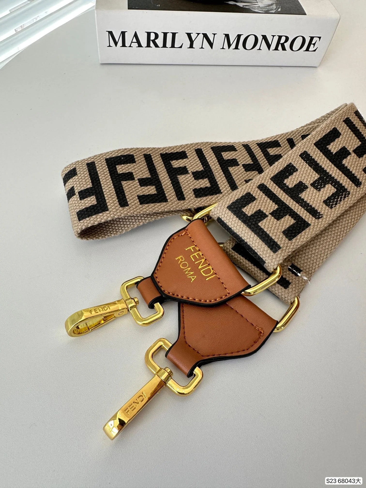 FENDI half moon bag Underarm bag size: 28*16cm - LITELUX