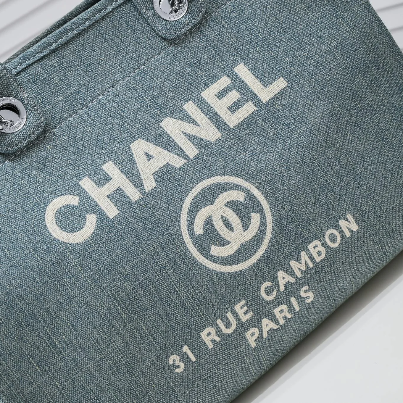 Chanel new beach bag denim bag Blue with little wallet size: 48*38*30*14cm - LITELUX