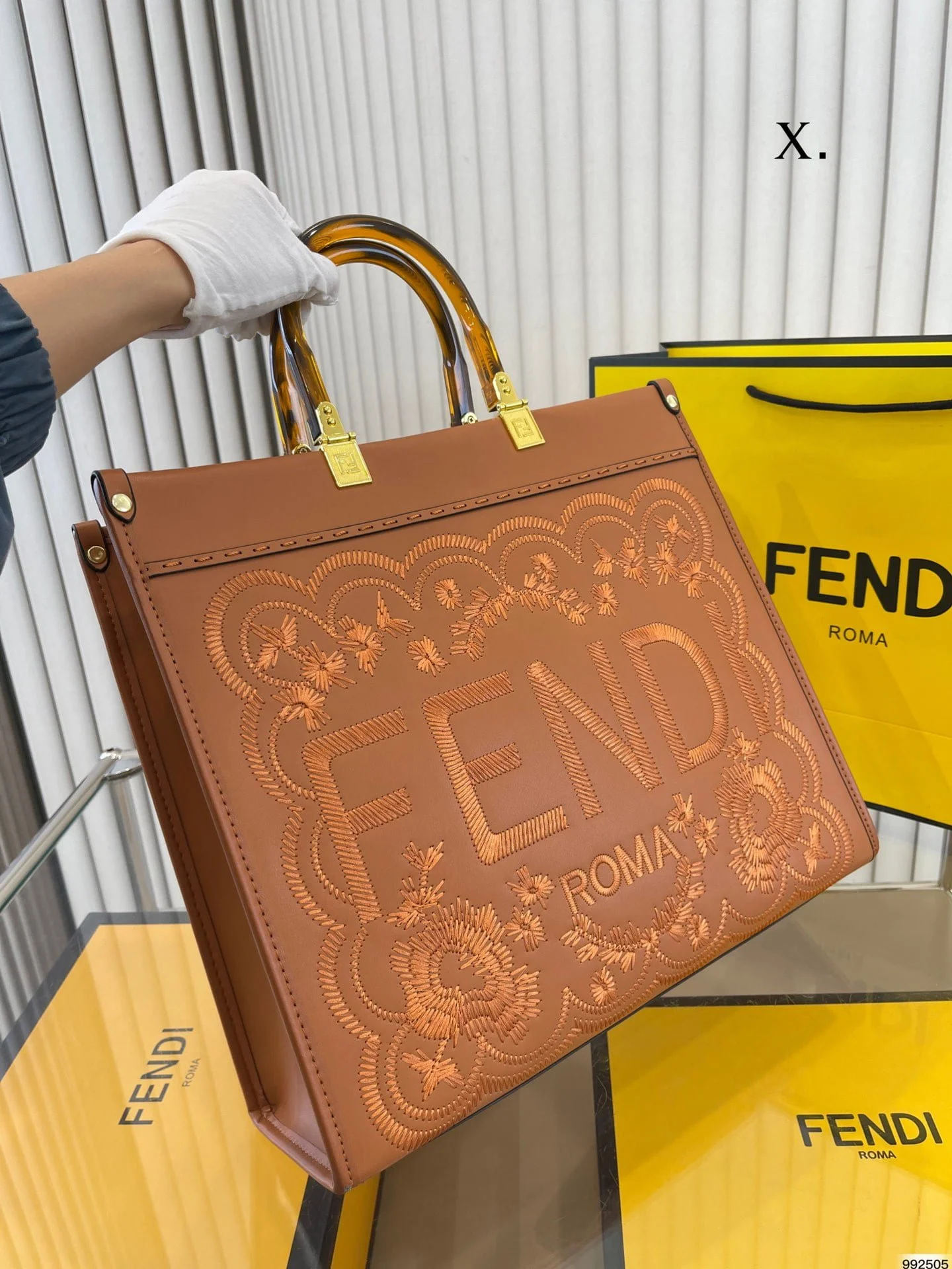 FENDI Tote bag Black Size: 35*31cm - LITELUX