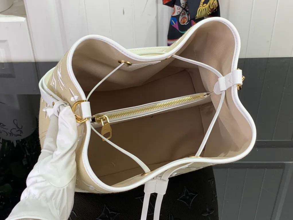 Louis Vuitton bag - LITELUX